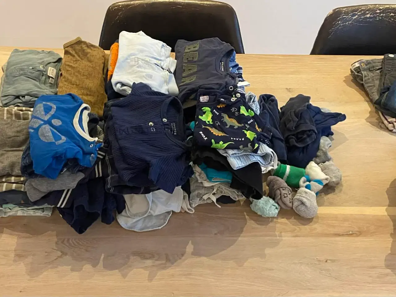 Billede 2 - kæmpe tøjpakke str. 80