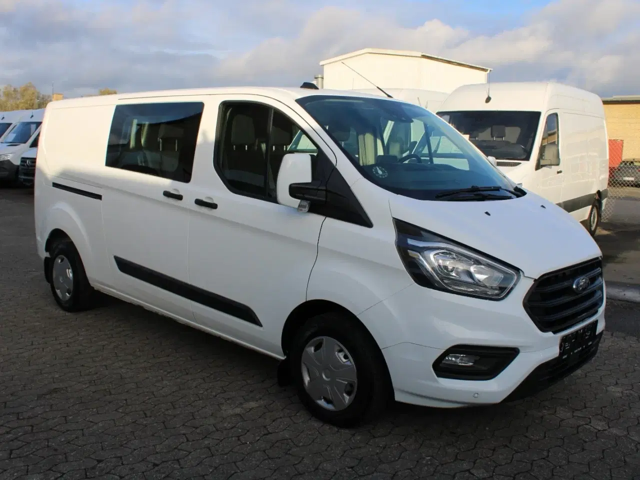 Billede 2 - Ford Transit Custom 300L 2,0 TDCi 130 Trend Mandskabsvogn