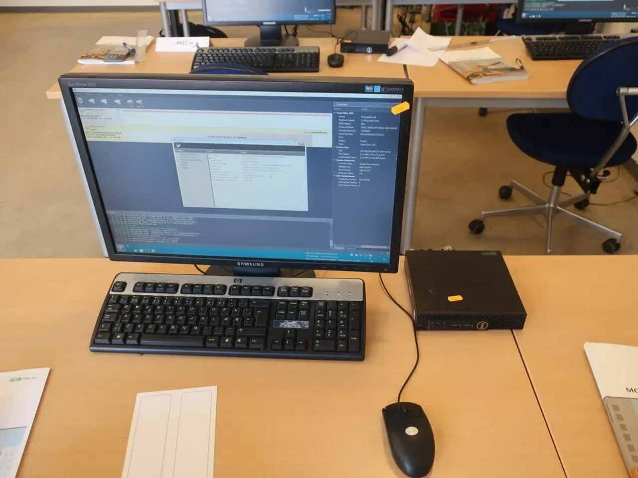 Billede 1 - HP 22" skærm m. tastatur SynchMaster 2243 (PC medfølger ikke)