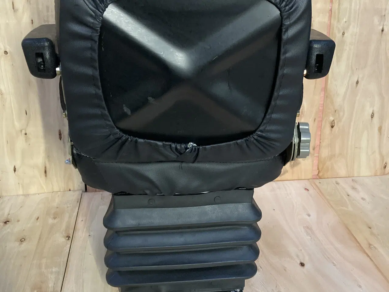 Billede 3 - Nyt traktorsæde