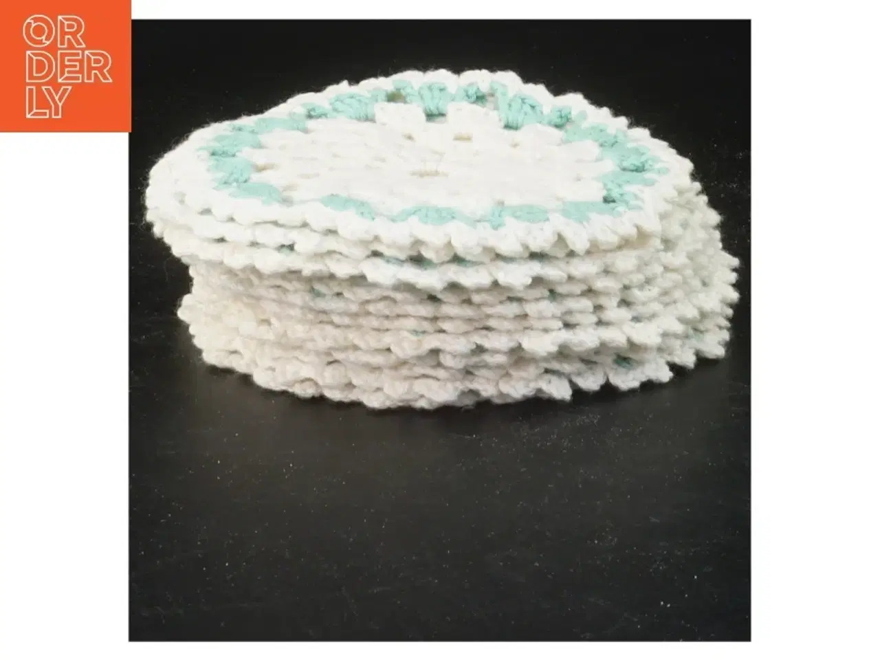 Billede 2 - Hæklet bordskåner sæt (str. Ø 11 cm)