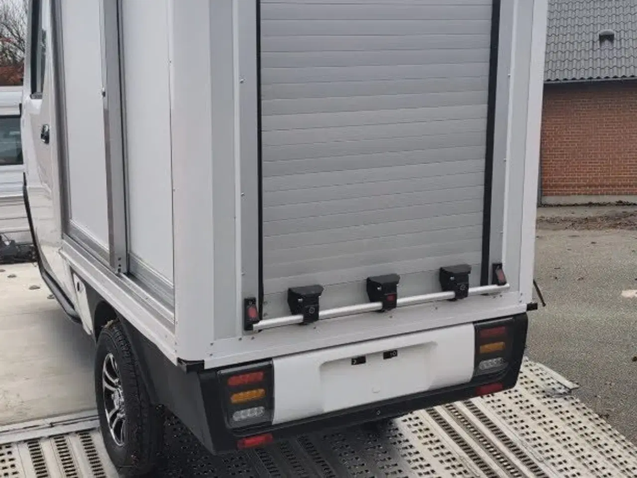 Billede 3 - Kabinescooter BACH Cargo med luge i v-side og bag