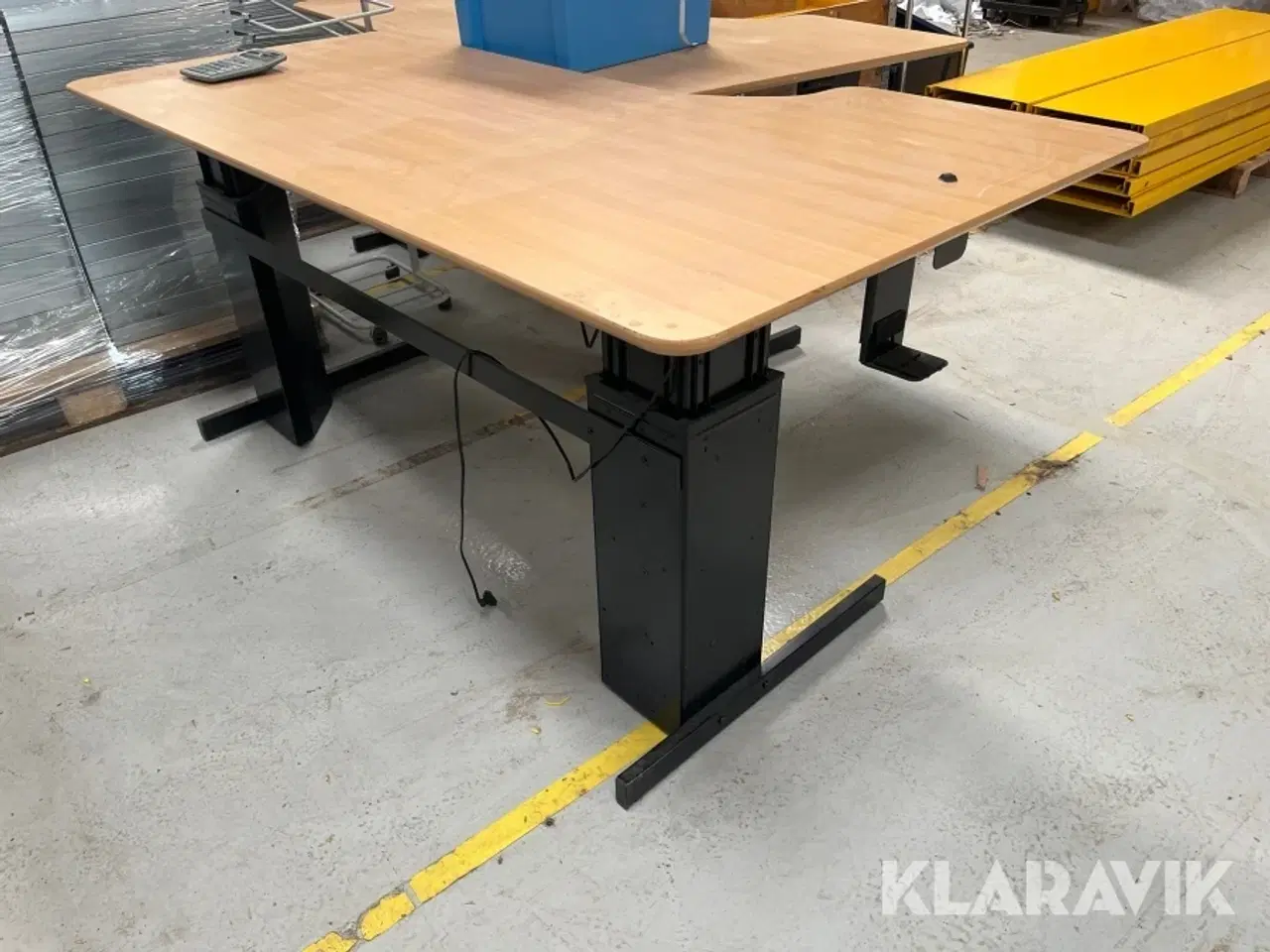 Billede 1 - LOT: skriveborde og bordplader