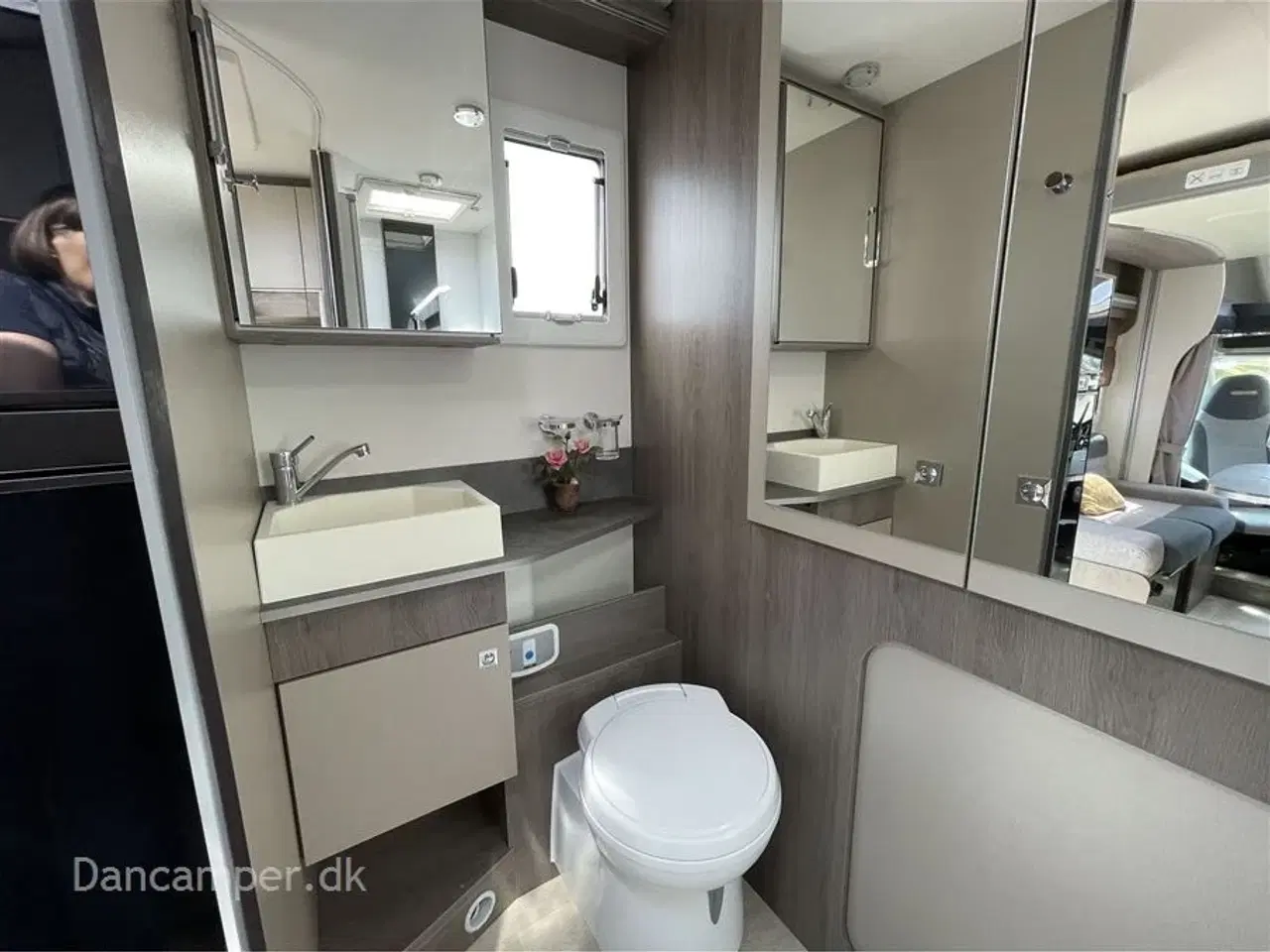 Billede 17 - 2020 - Chausson Titanium 640   Kommissionsbil. Lounge siddegruppe , Dobbeltseng, Populær model , 170Hk, 6-trins automatgear, solcelle, inverter 1500W