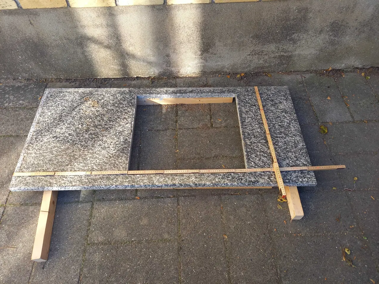 Billede 2 - Granit bordplade 1380 x 610 med hul til kogeplade