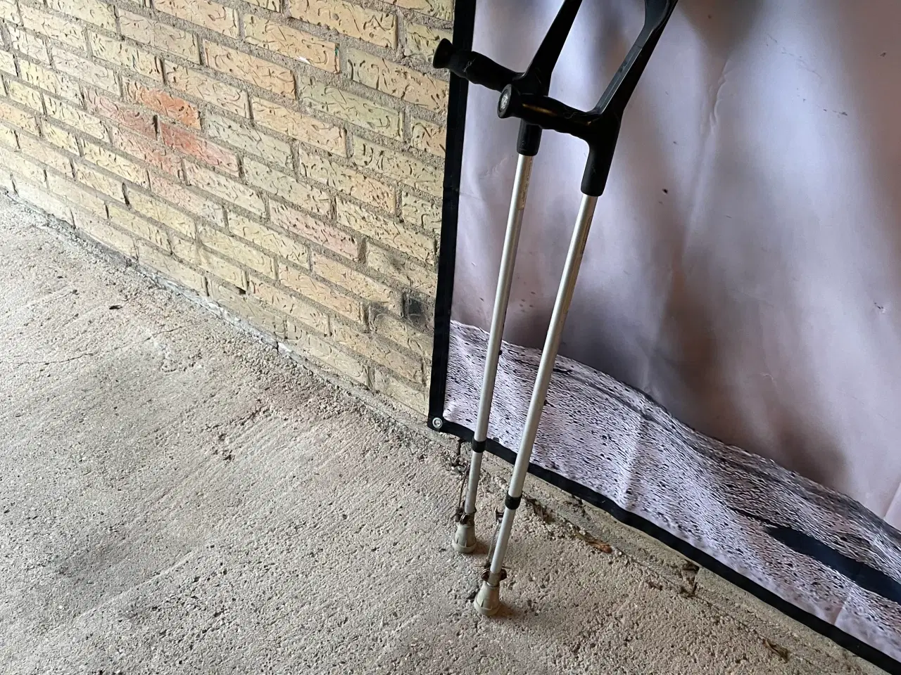 Billede 2 - Et sæt krykker
