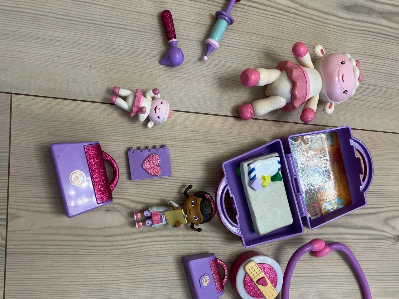 Billede 1 - Figurer og tilbehør Doktor Mcstuffins 