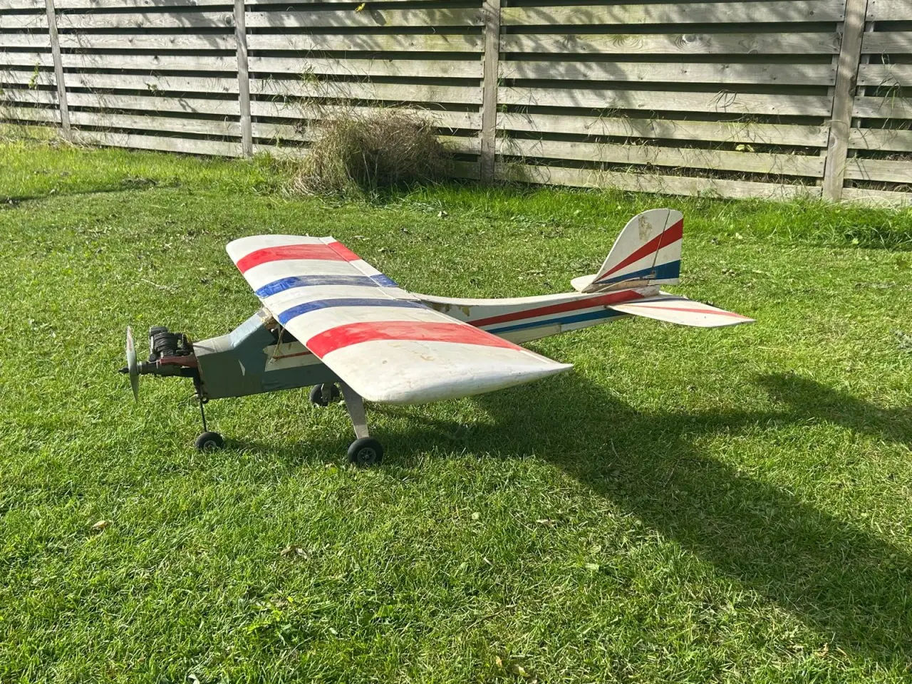 Billede 2 - her er en model flyver hvem er interesseret