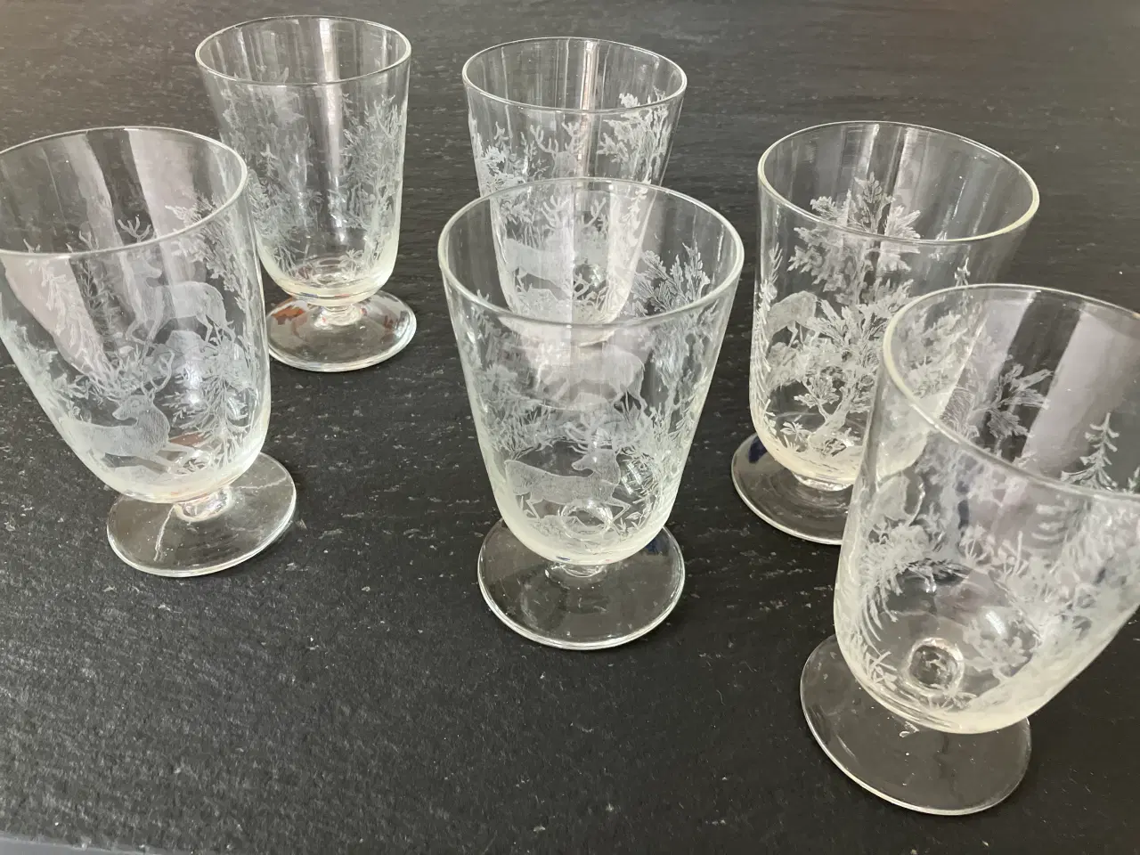Billede 1 - 6 stk fejlfrie antikke glas med hjortemotiv.