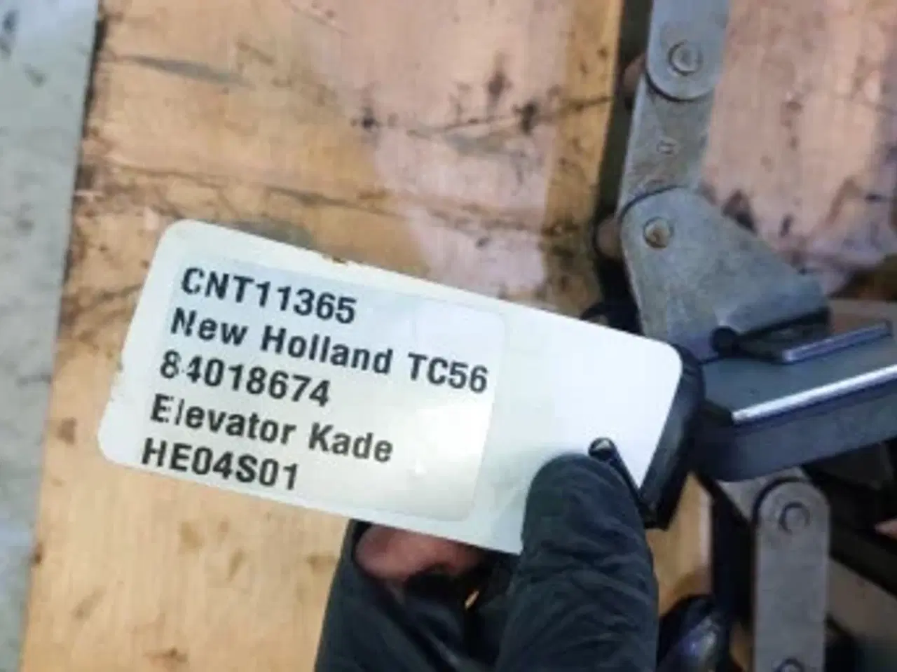 Billede 11 - New Holland TC56 Elevator Kæde 84018674