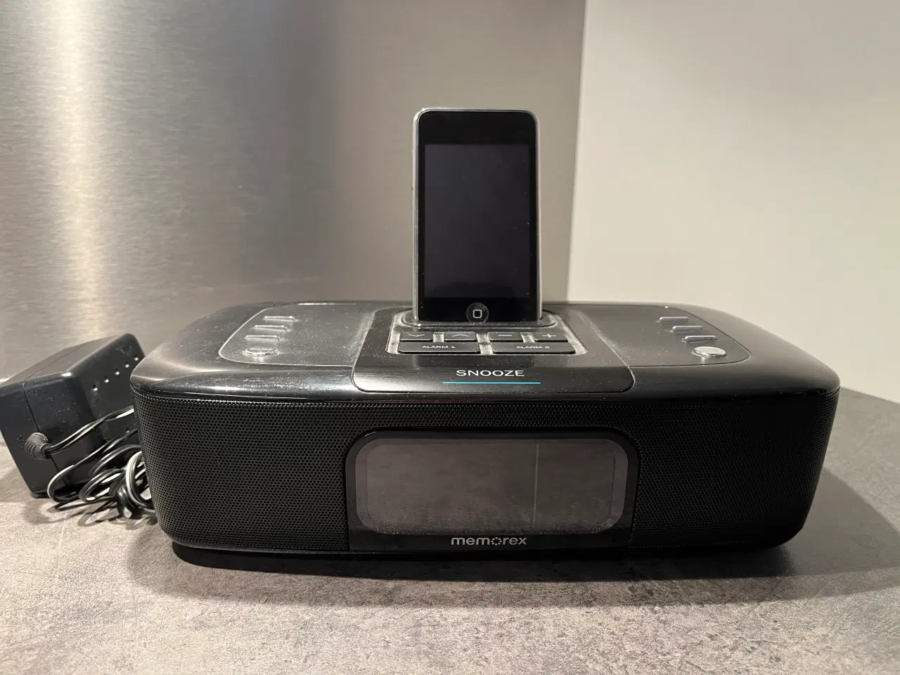 Billede 4 - iPod med oplader i clockradio
