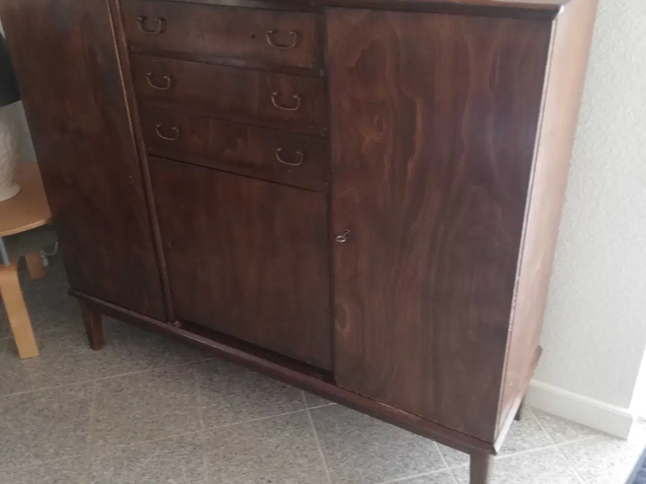 Billede 5 - Super Sjældent Dækketøjs-skab Sælges Billigt.