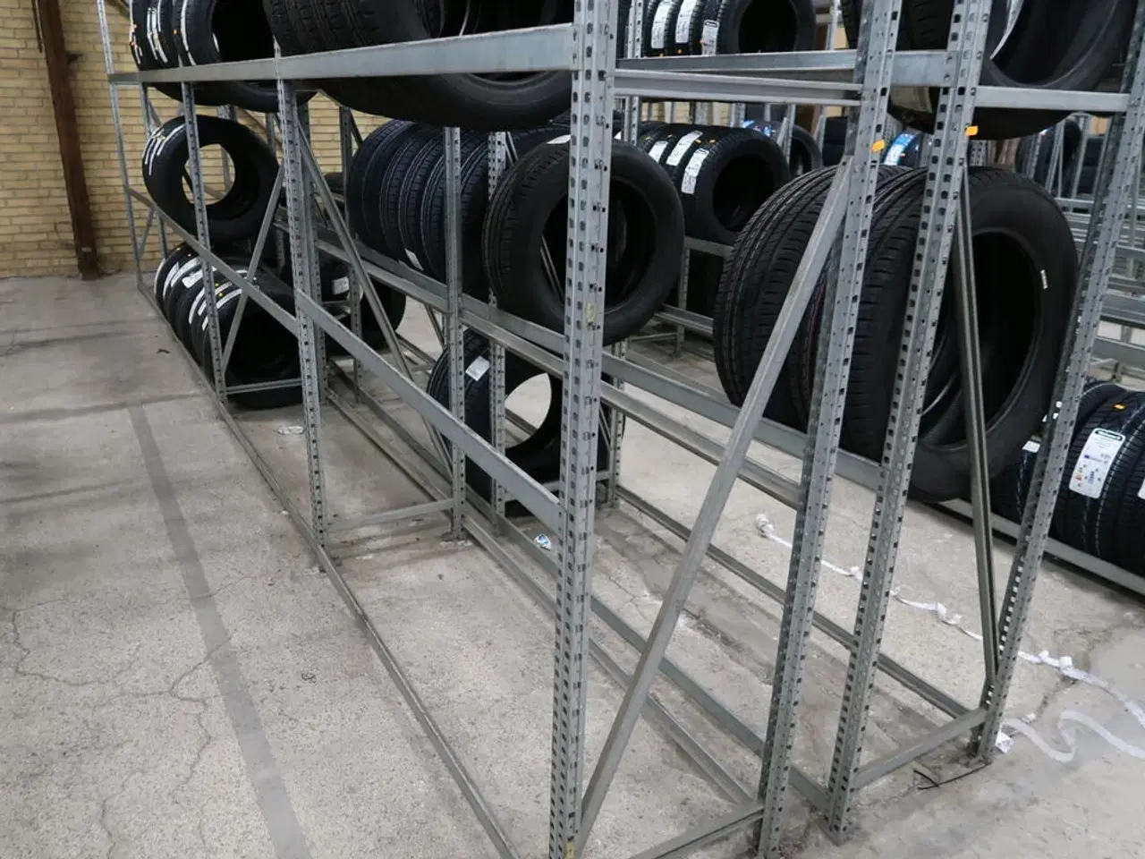 Billede 3 - 8 fag dækreoler uden indhold