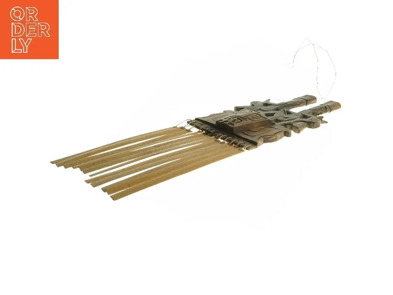 Billede 2 - Vægdekoration med træudskæringer (str. 35x5x12 cm)