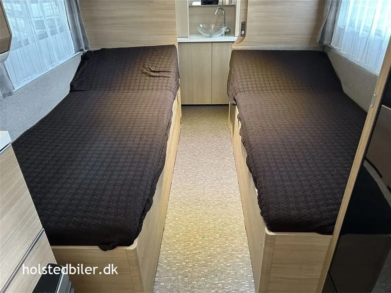 Billede 9 - 2019 - Adria Adora 572 UT   Enkeltsenge og ende bad/wc