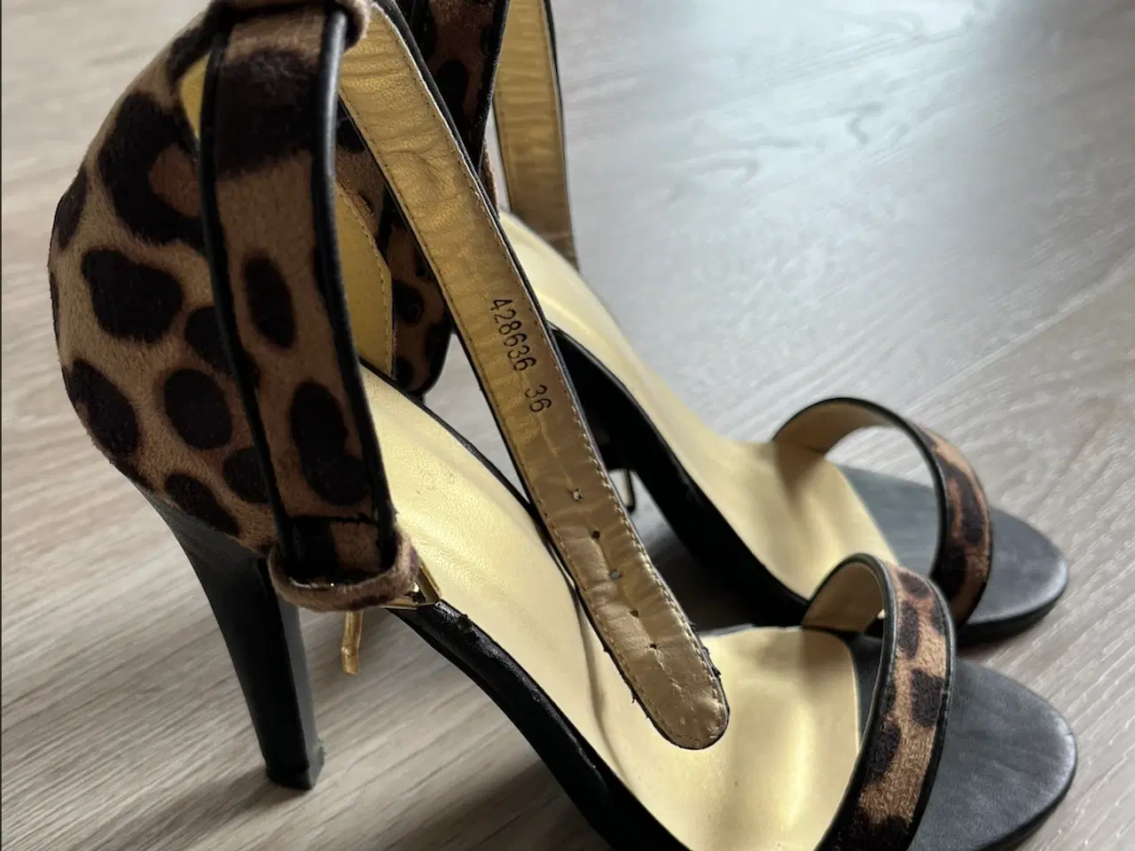 Billede 1 - Flotte stiletter med leopard print