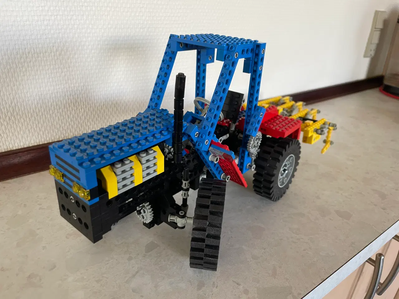 Billede 2 - 8859 Lego Technic Traktor med plov