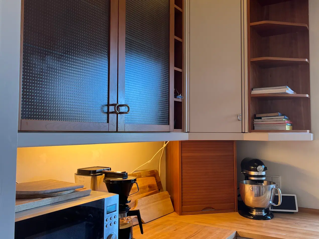 Billede 2 - Pænt og funktionelt køkken – inkl. næsten alle hvi