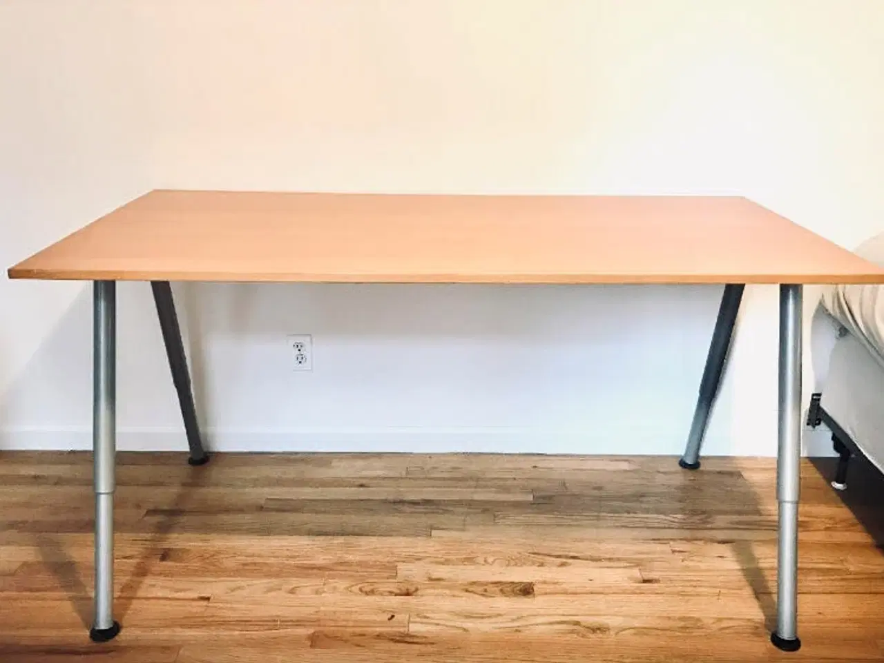 Billede 1 - Gratis skrivebord