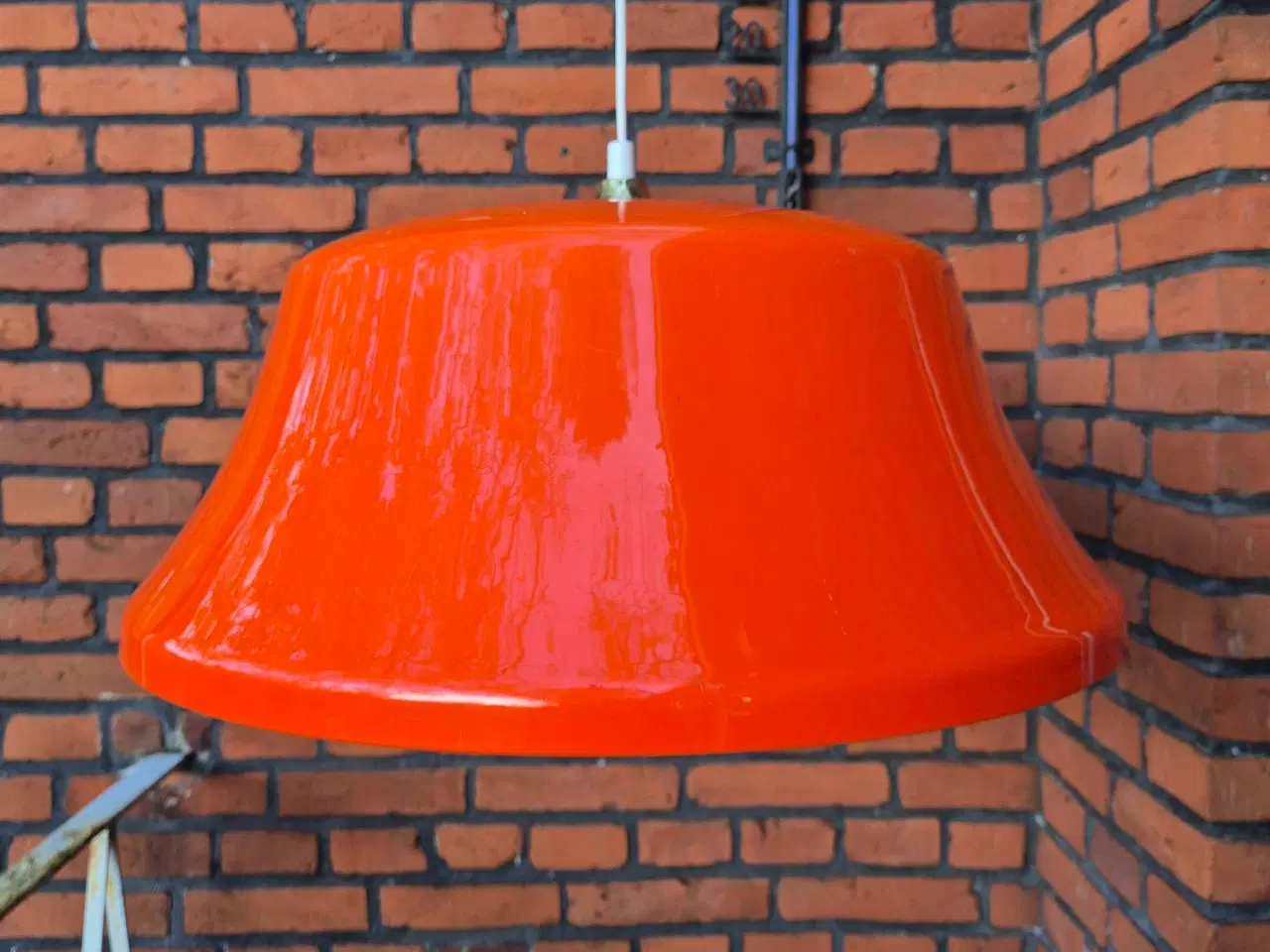 Billede 2 - Giga retrolampe i transparent plastik