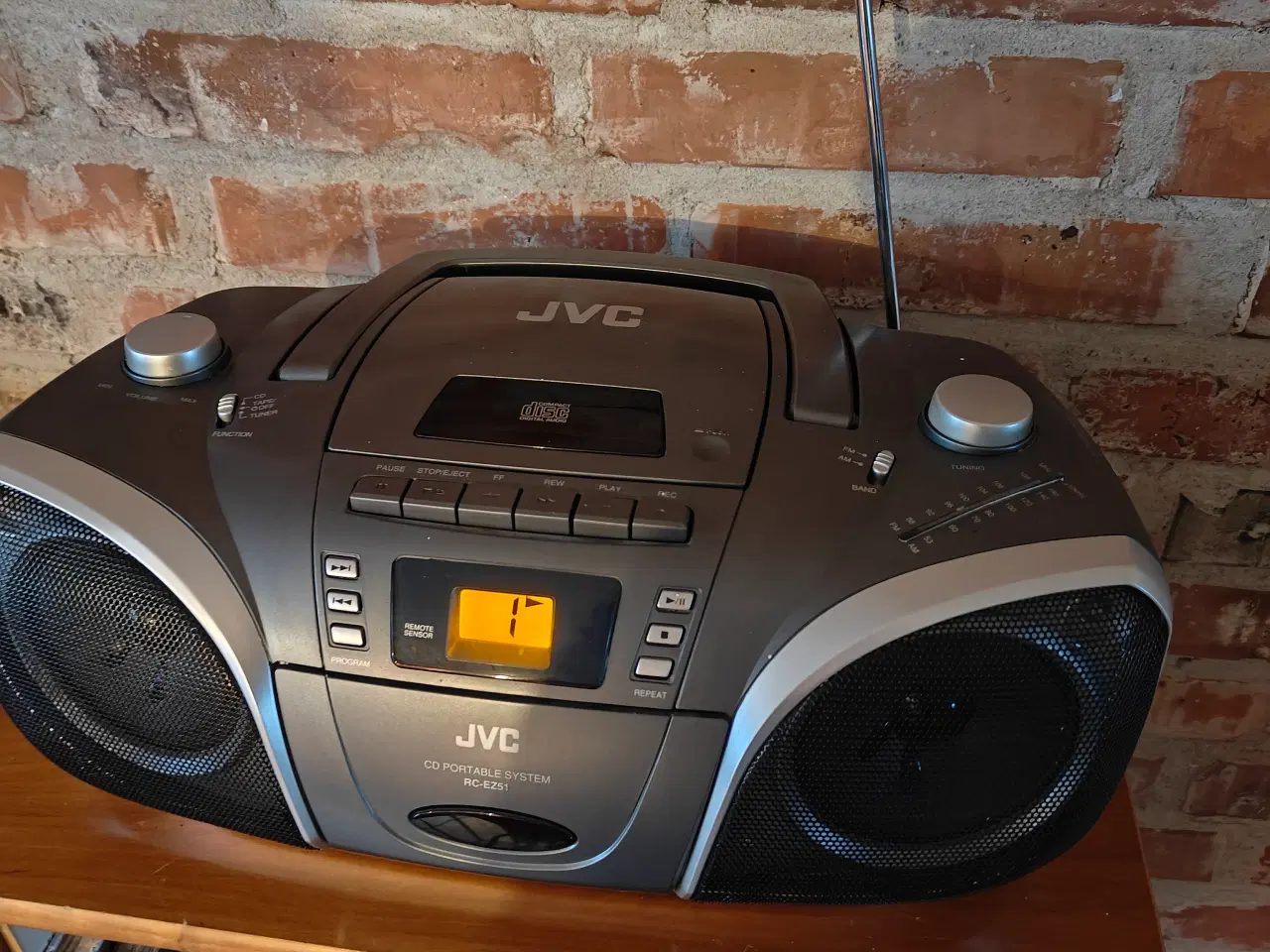 Billede 2 - JVC radio/cd/kasette bånd  afspiller 