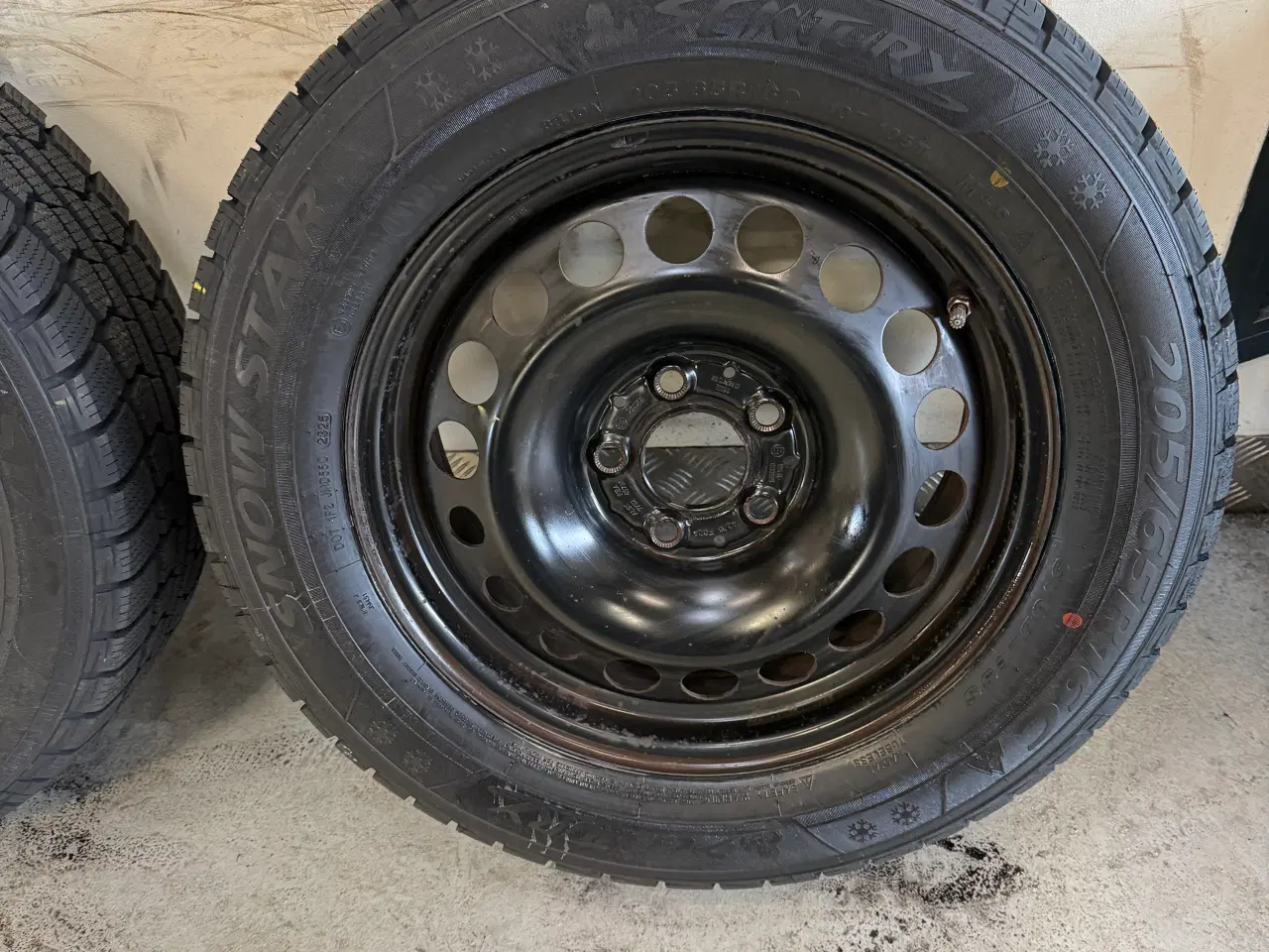 Billede 3 - 16” stålfælge til Mercedes Vito med nye vinterdæk 