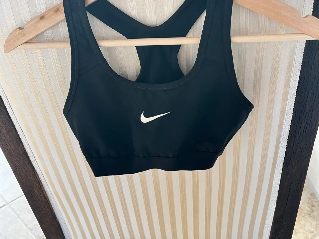 Billede 1 - Nike træningstop str 137/140 dry fit