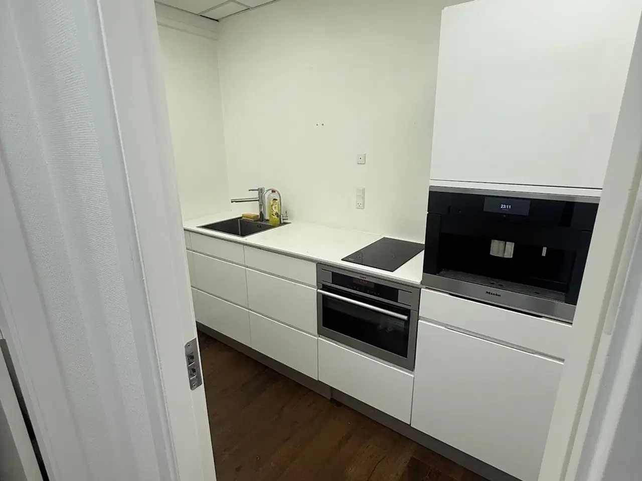 Billede 6 - Rummeligt kontor