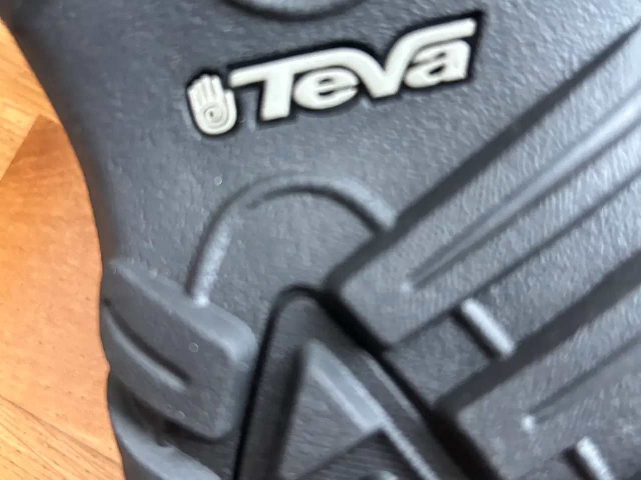 Billede 7 - Ny ubrugt Teva unisex sandaler str. 39