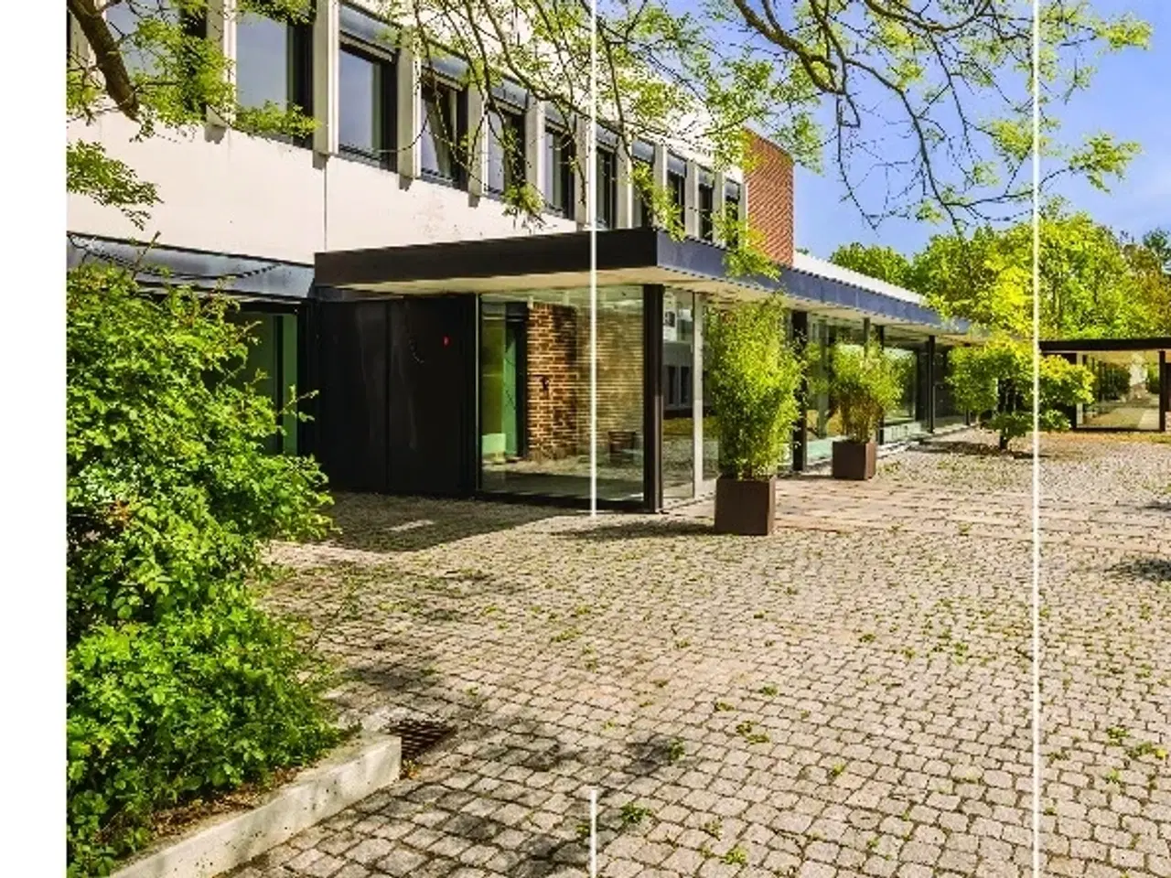 Billede 17 - Unik arkitektur placeret i skøn natur