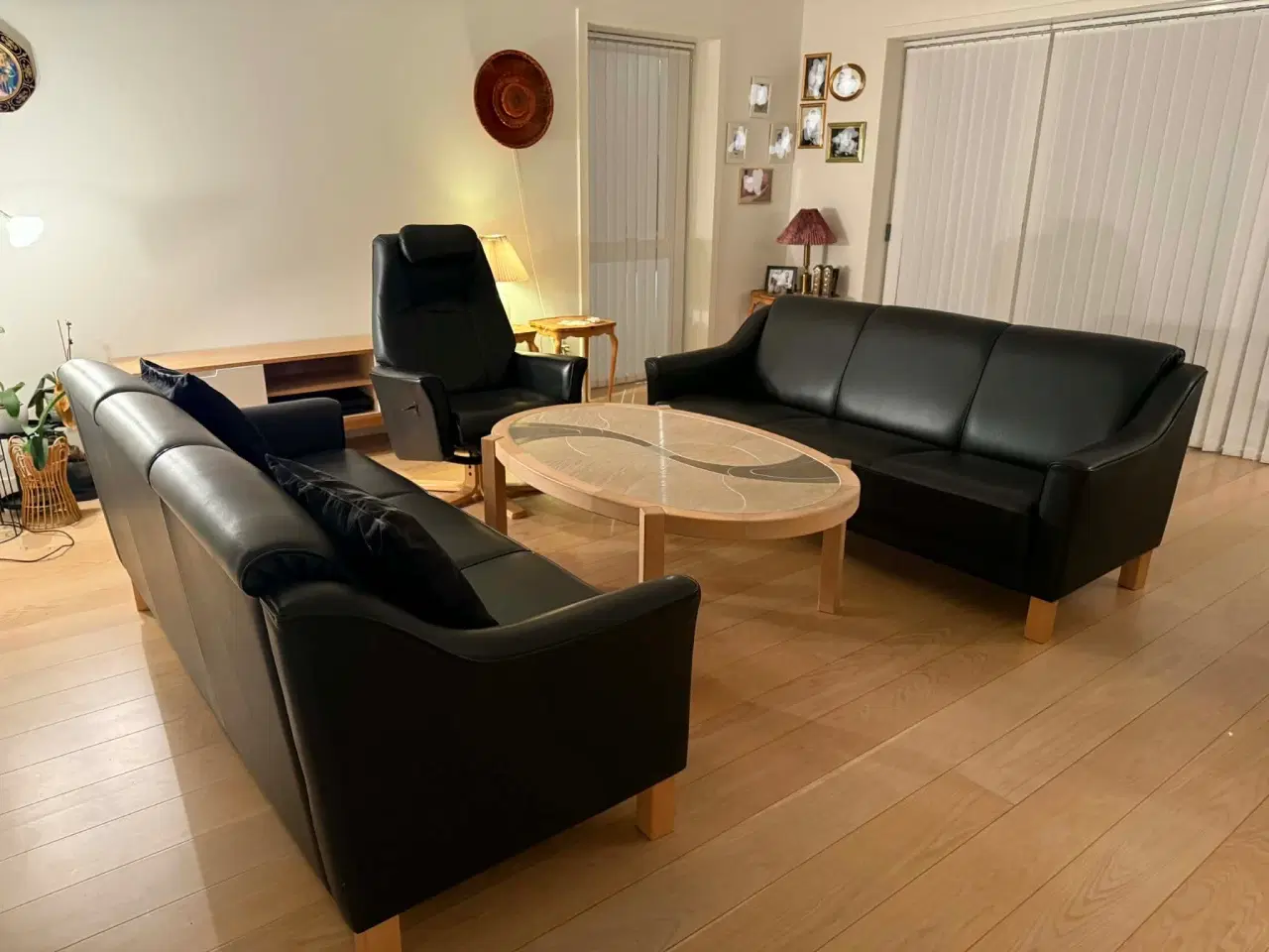 Billede 2 - Lækker læder sofagruppe inkl. sofabord til salg