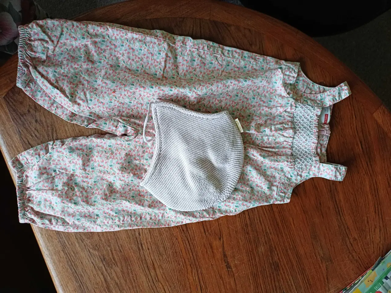 Billede 3 - Baby / pigetøj str 68