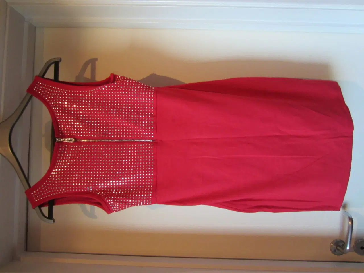 Billede 4 - Smart rød kjole i str. M