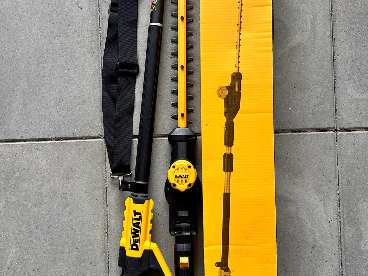 Billede 1 - Dewalt hækkeklipper DCMPH566N