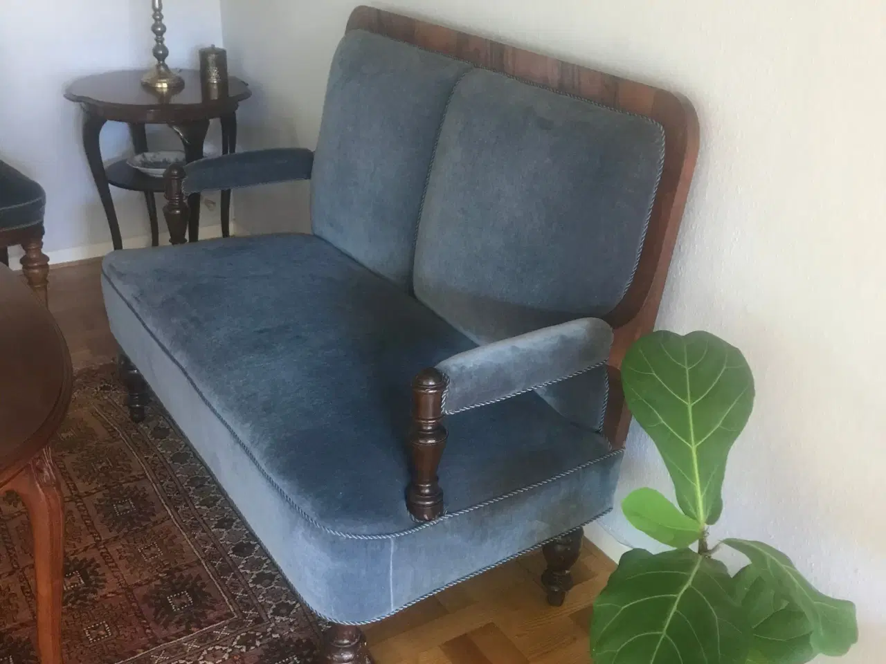 Billede 1 - Smuk gammel sofa betrukket med blåt velour