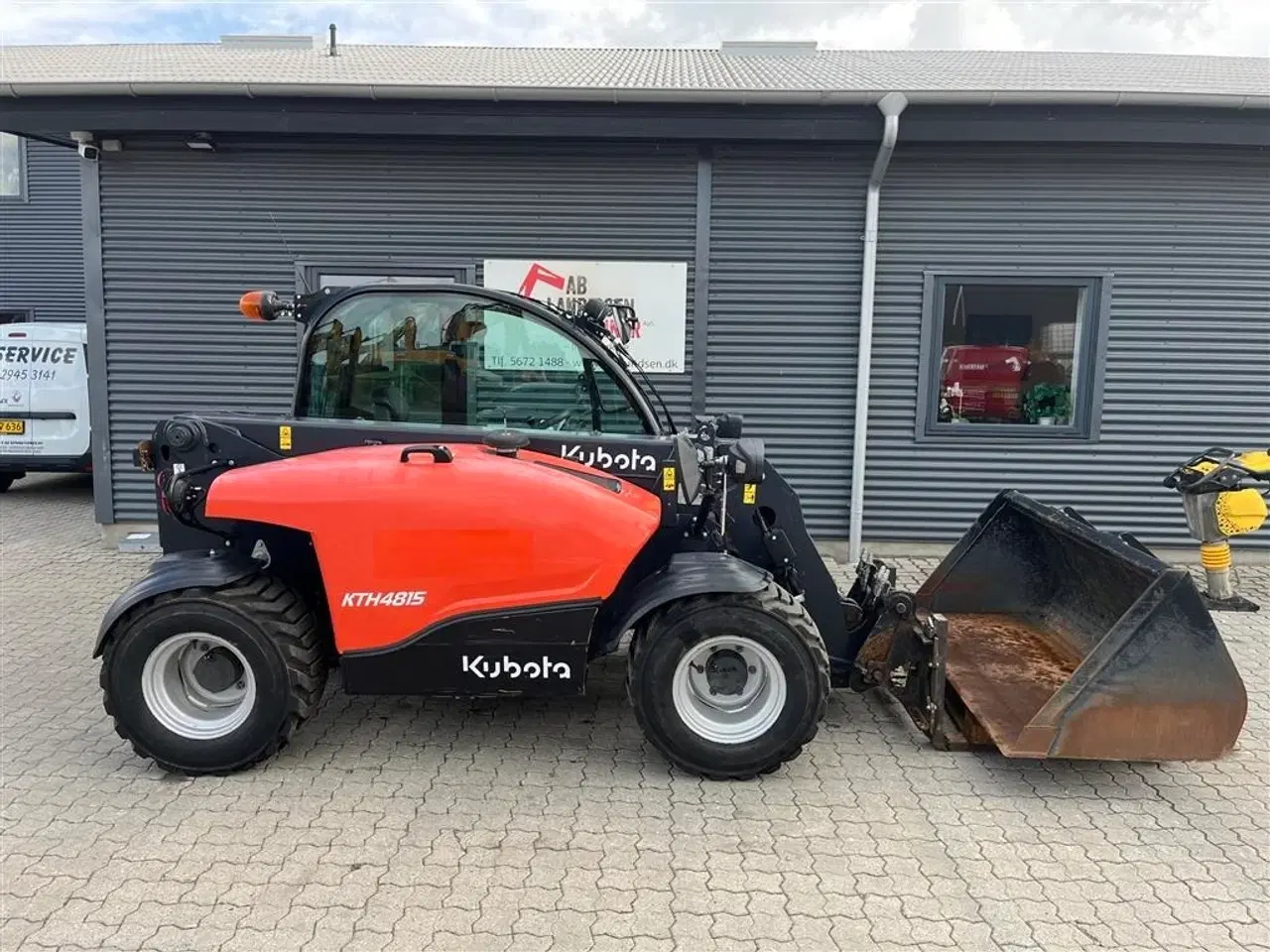 Billede 1 - Kubota KTH 4815 - 2 med skovl og gafler