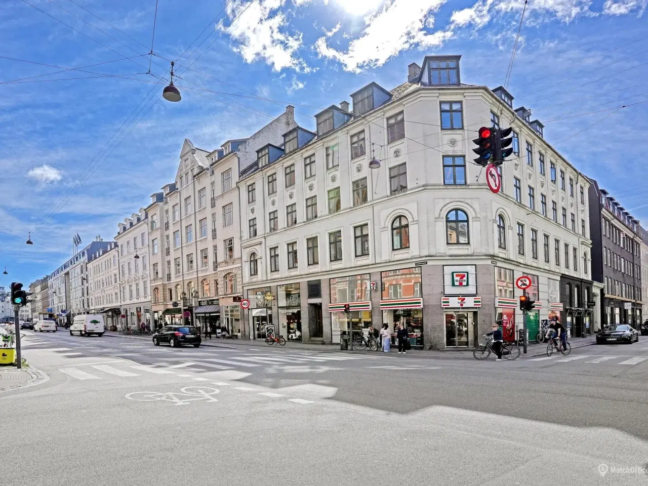 Billede 1 - Pænt herskabslejemål med adgang til Saga-gårdens ”grønne oase”