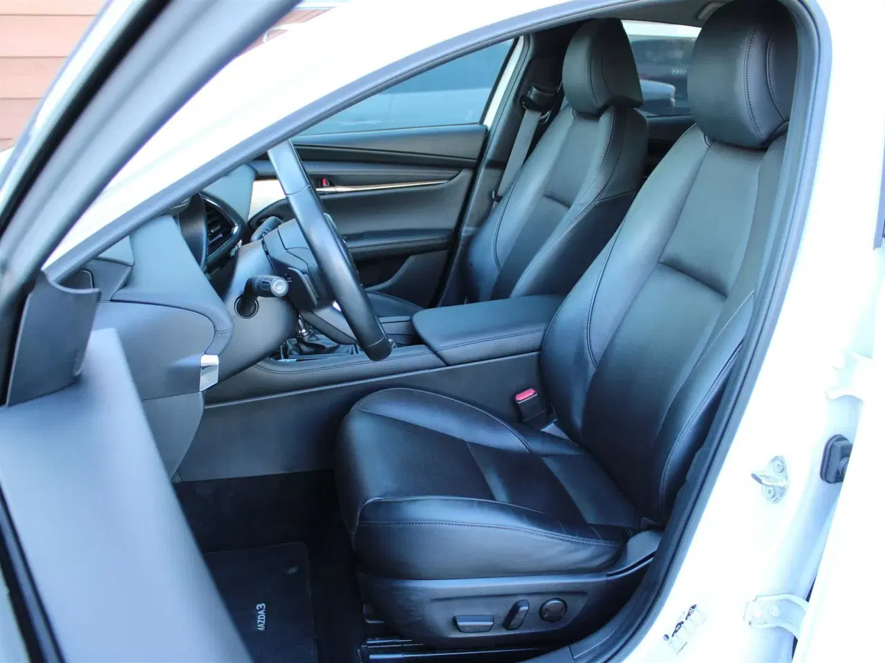 Billede 3 - Mazda 3 2,0 Skyactiv-G  Mild hybrid Cosmo 150HK 6g Aut.