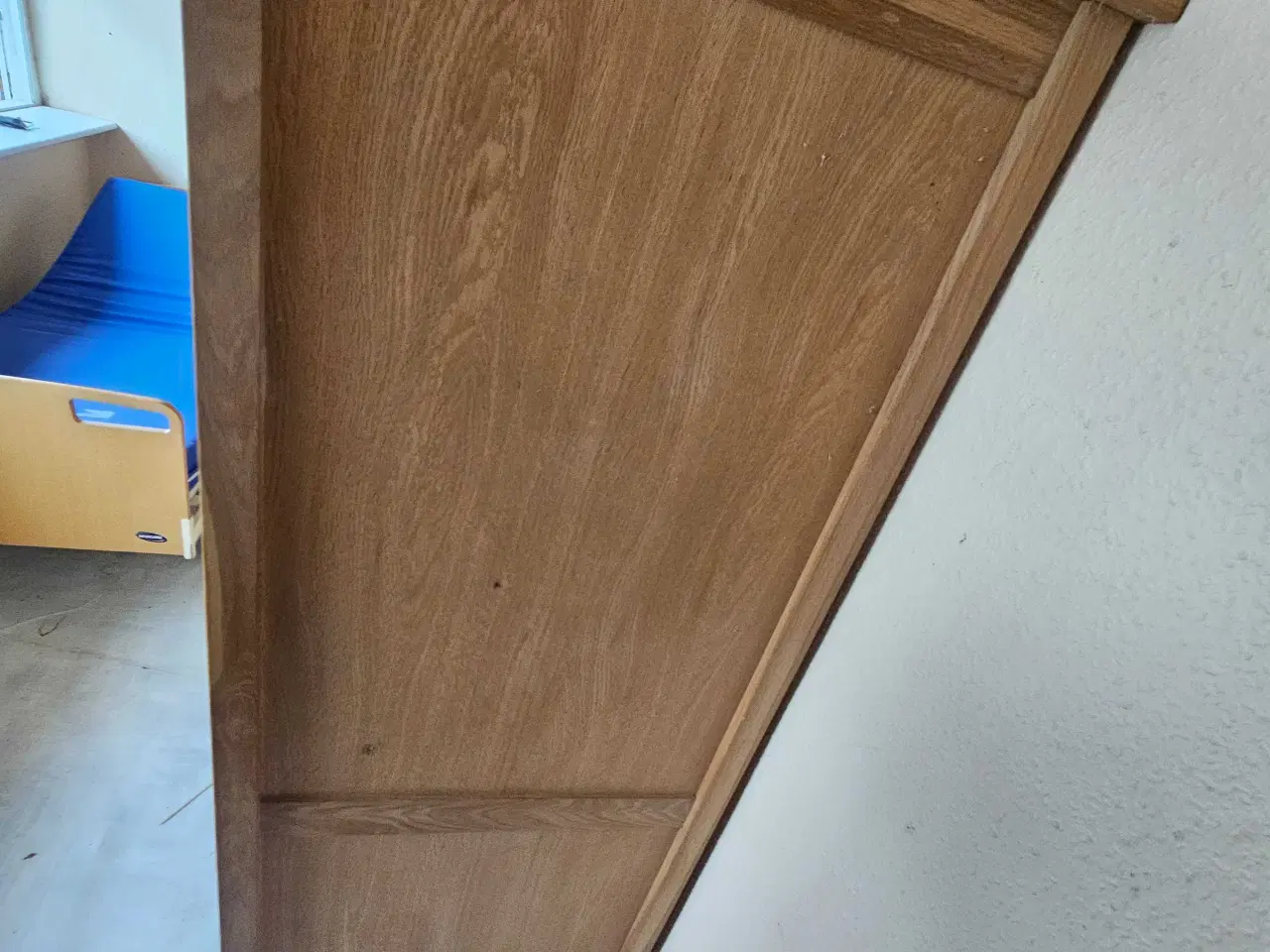 Billede 9 - Garderobe i massivt egetræ, naturlig