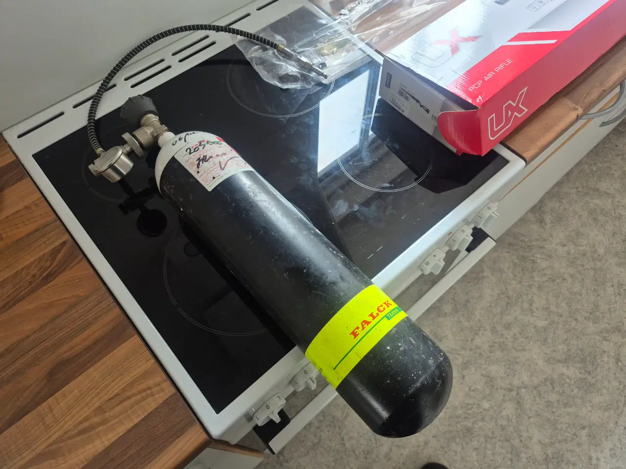 Billede 6 - UMAREX ICONIX PCP luftgevær sæt med fyldestation.