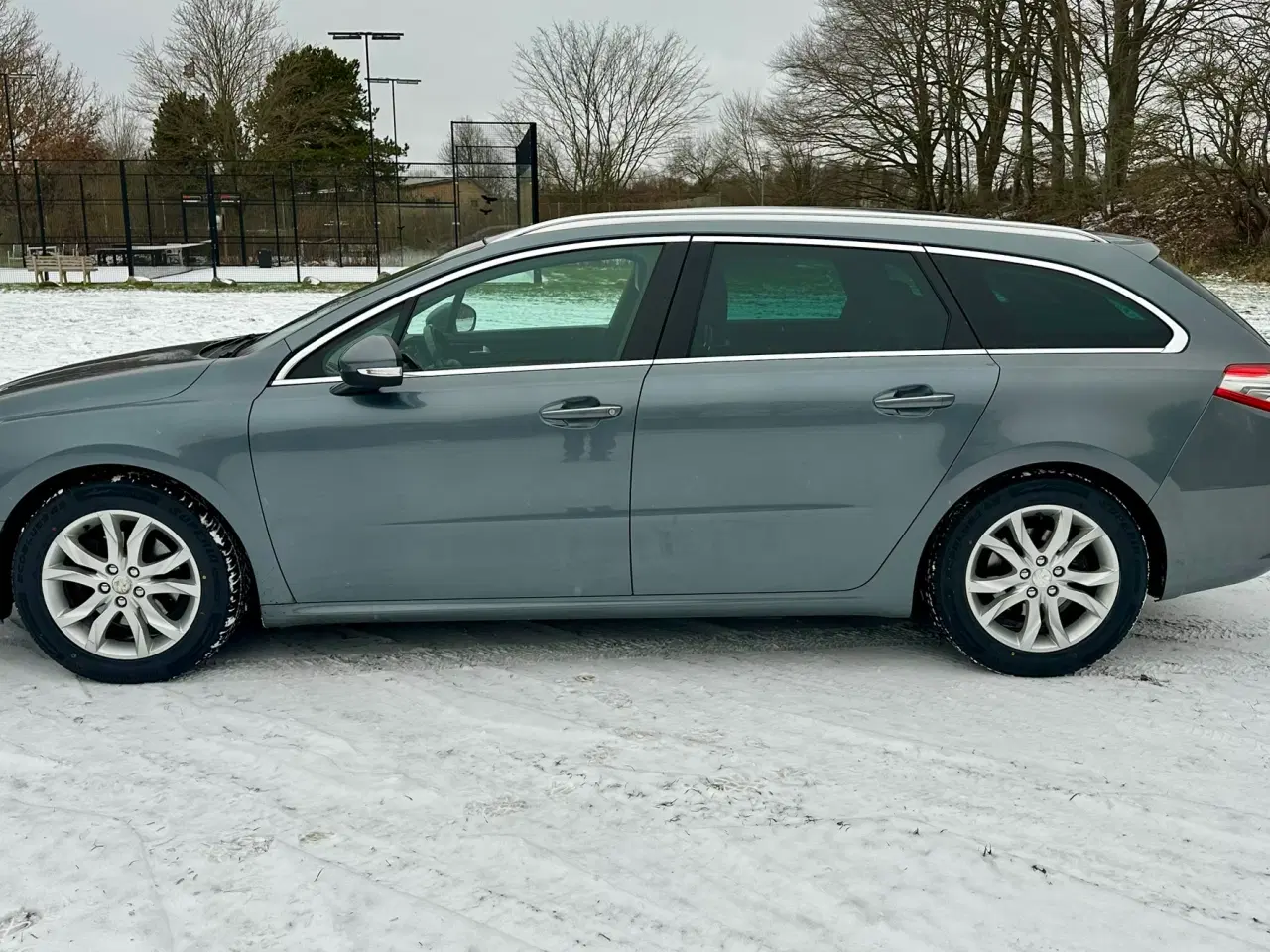 Billede 3 - Lav km. som ny bil.