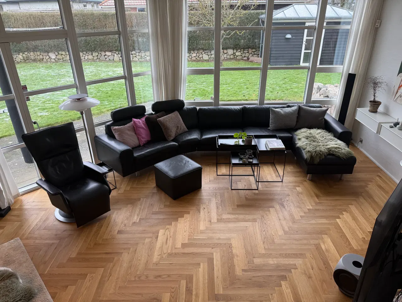 Billede 1 - Mogens Hansen sofa med chaiselong i sort læder