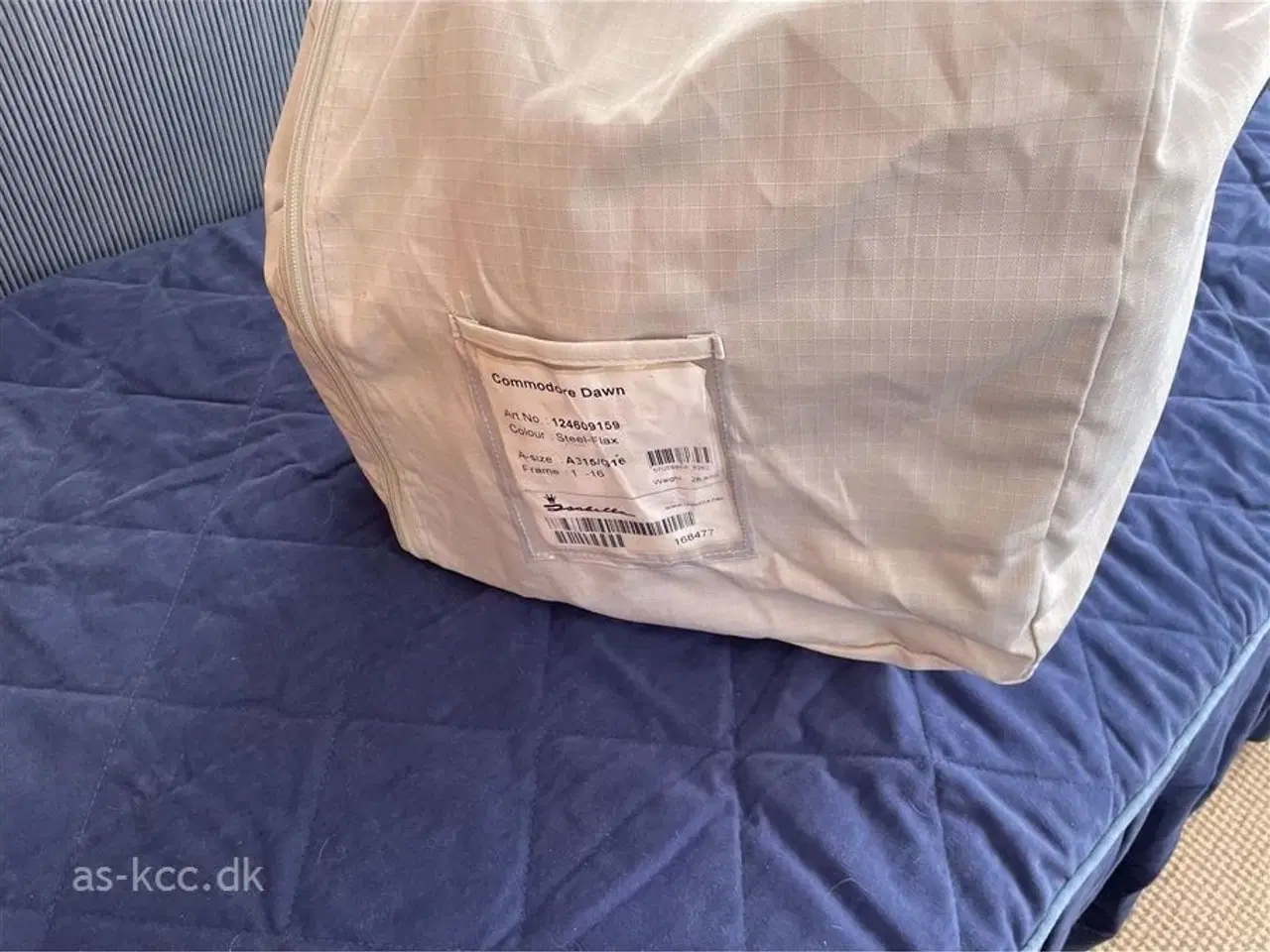 Billede 13 - 2006 - Adria Adora 472 LU   Adria Adora 472 LU årgang. 2006 Incl næsten nyt Isabella 3 m Commodore Dawn, mover, tæpper i vognen