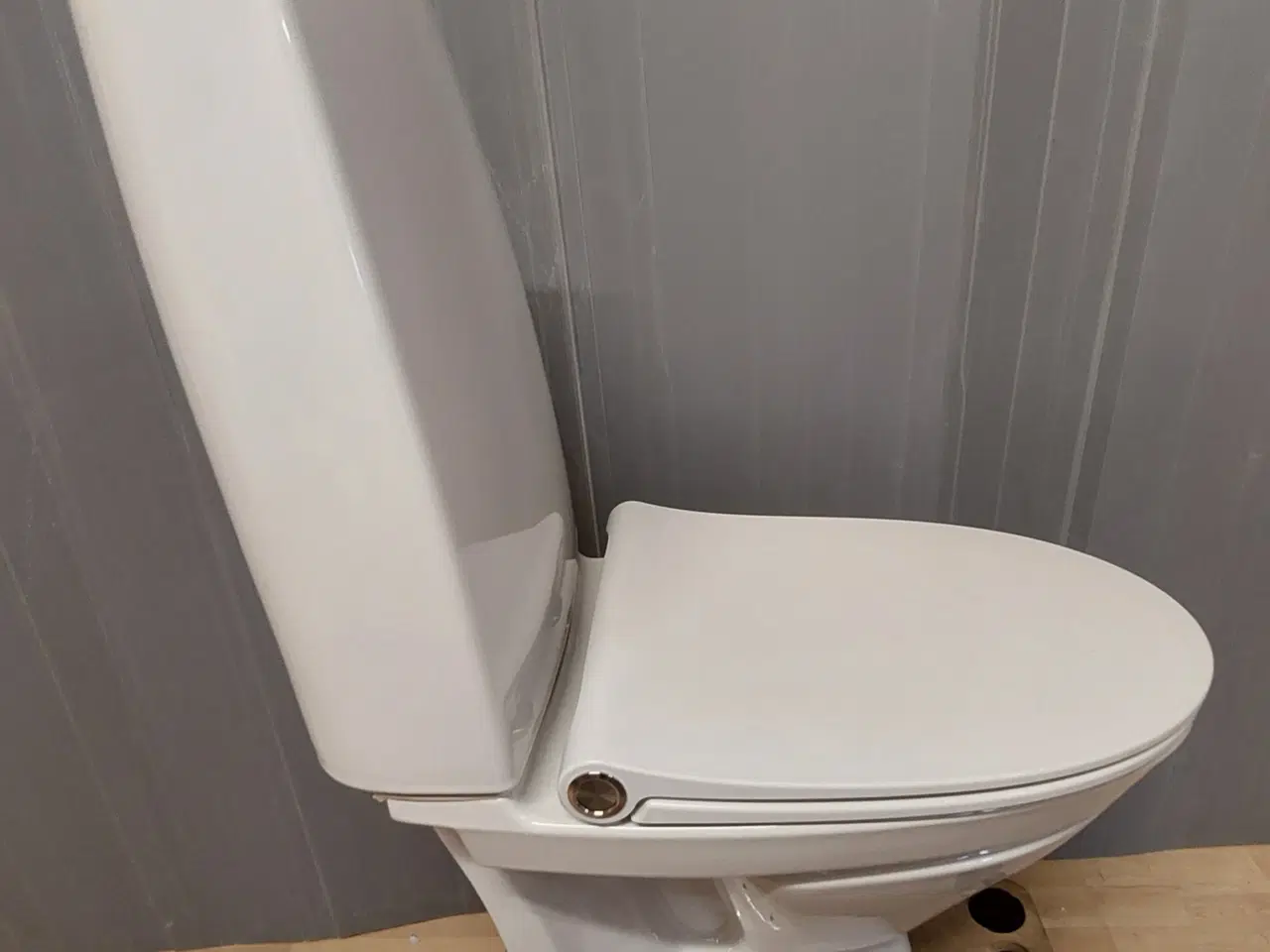 Billede 6 - Toilet med sæde, ifø. Ubrugt. ( annonce toilet 3)