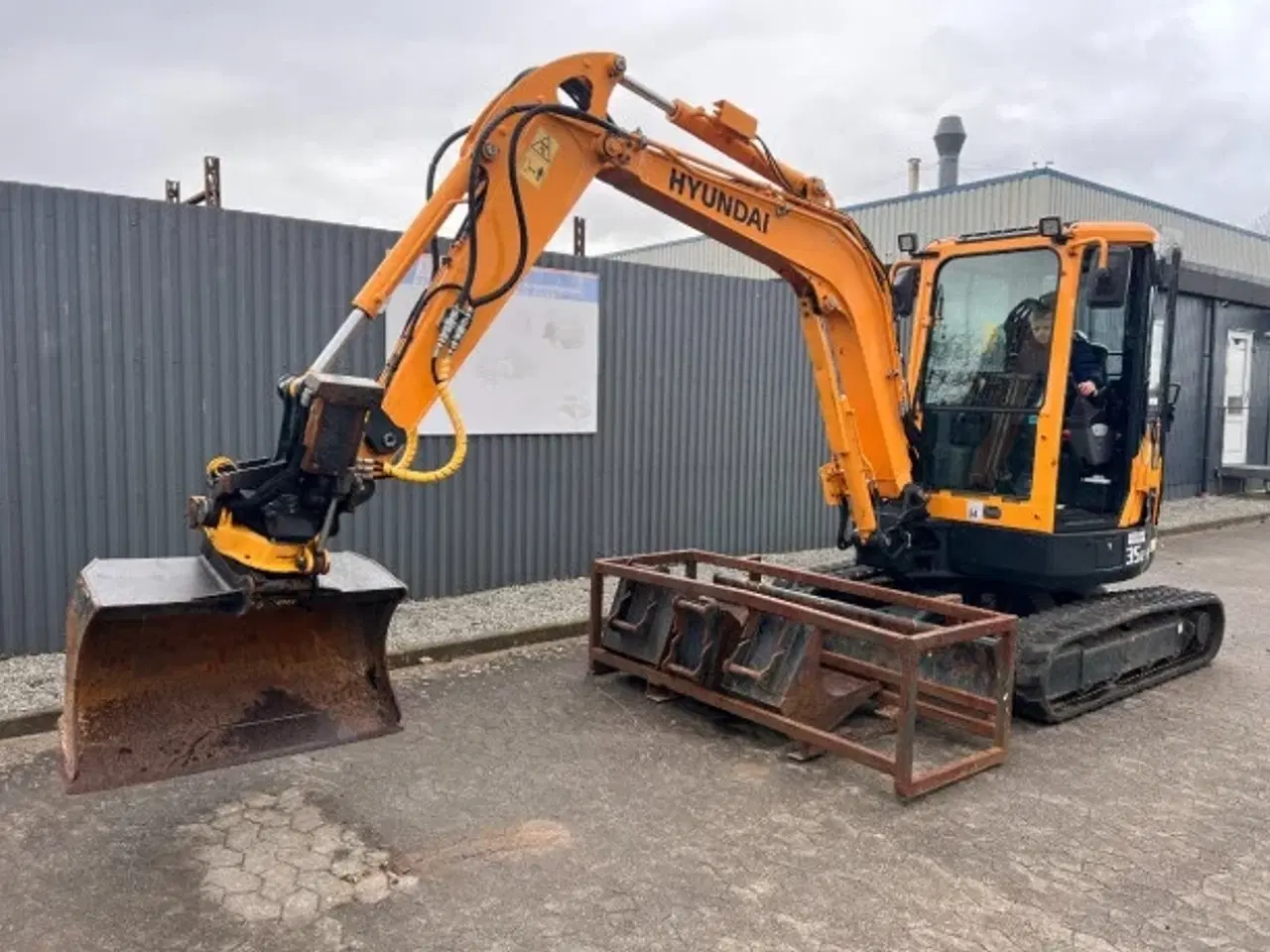 Billede 2 - HYUNDAI R35Z-9A - 3.750 kg. / Engcorn rotortilt, skovlbur og skovlpakke