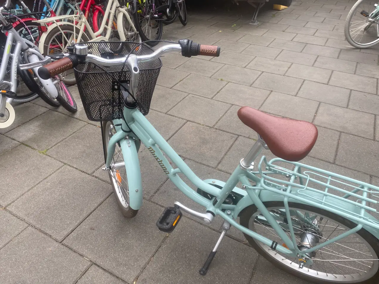 Billede 11 - Købt til 3799 kr 20 tommer prinsesse 👸 cykel 