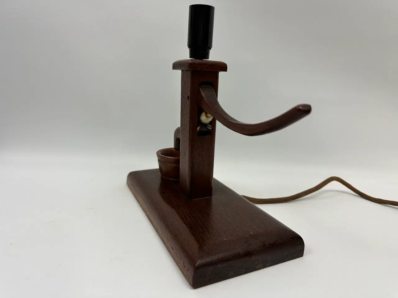 Billede 6 - Retro bordlampe i teak designet som brønd