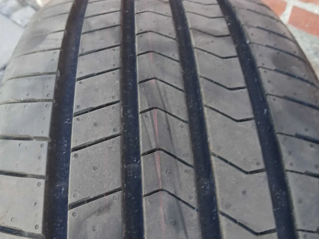 Billede 2 - Afmonteringsdæk 235/50-18
