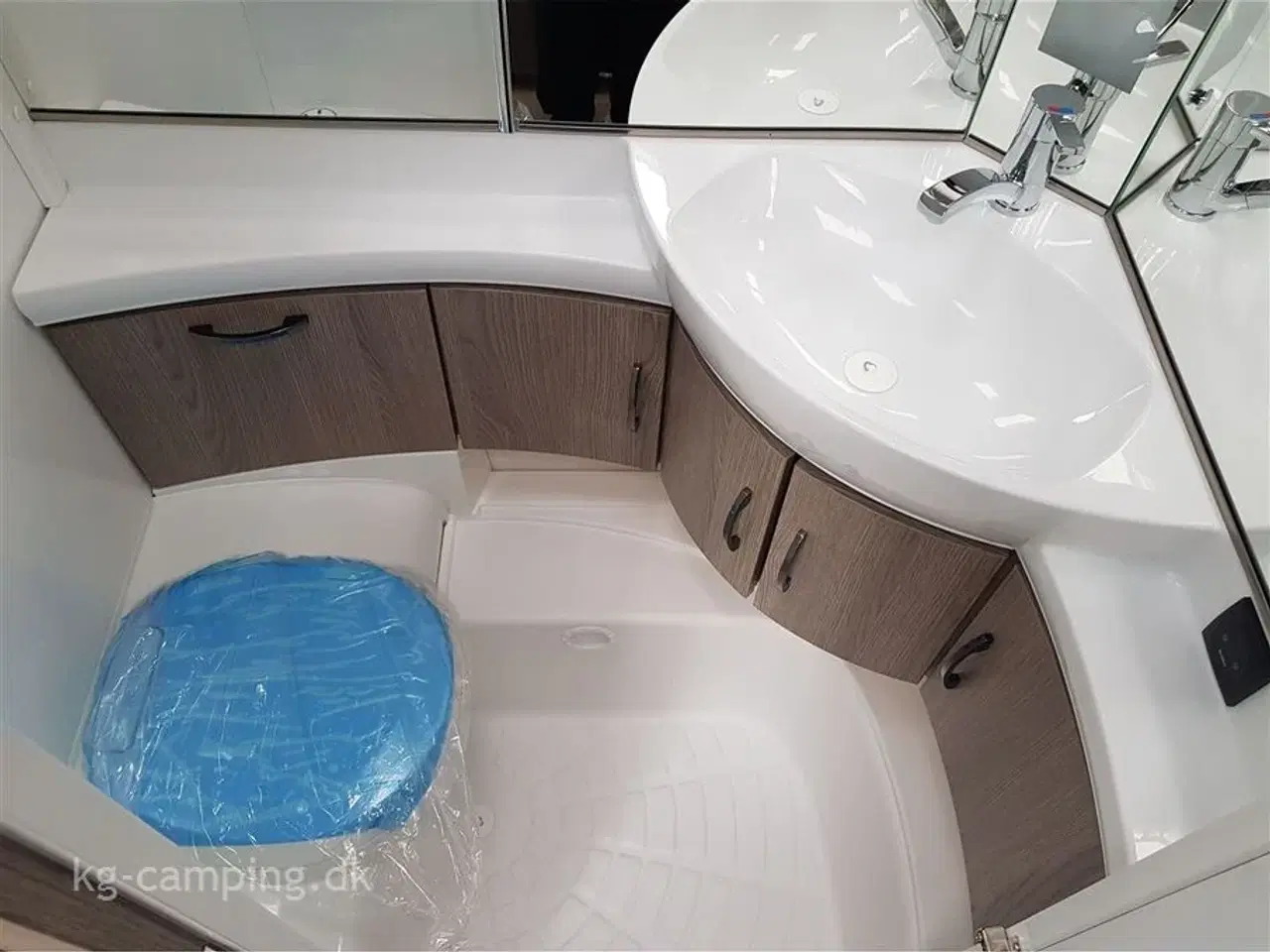 Billede 12 - 2024 - Hobby On Tour 460 DL   2024 model af denne populære rejsevogn med enkeltsenge. Kan opvejes til 1500 KG.