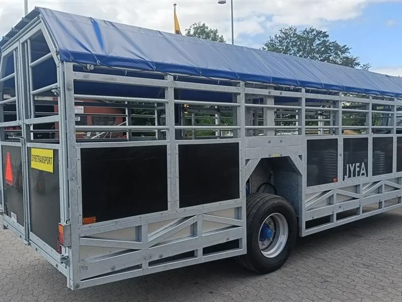 Billede 5 - Jyfa 7 meter, Bred hydraulisk undervogn